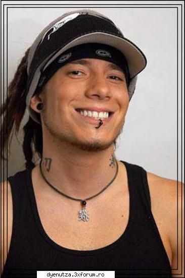 aici putzetzi pune poze c izzy..us5 izzy